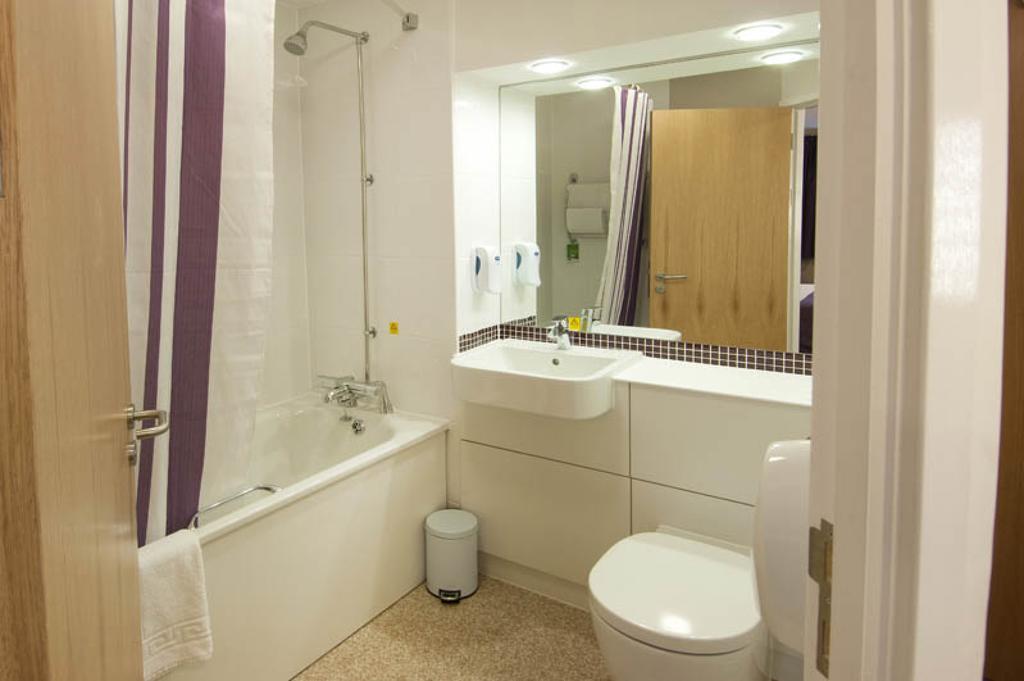 Premier Inn Stratford Upon Avon Waterways Δωμάτιο φωτογραφία