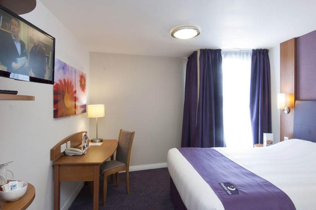 Premier Inn Stratford Upon Avon Waterways Δωμάτιο φωτογραφία