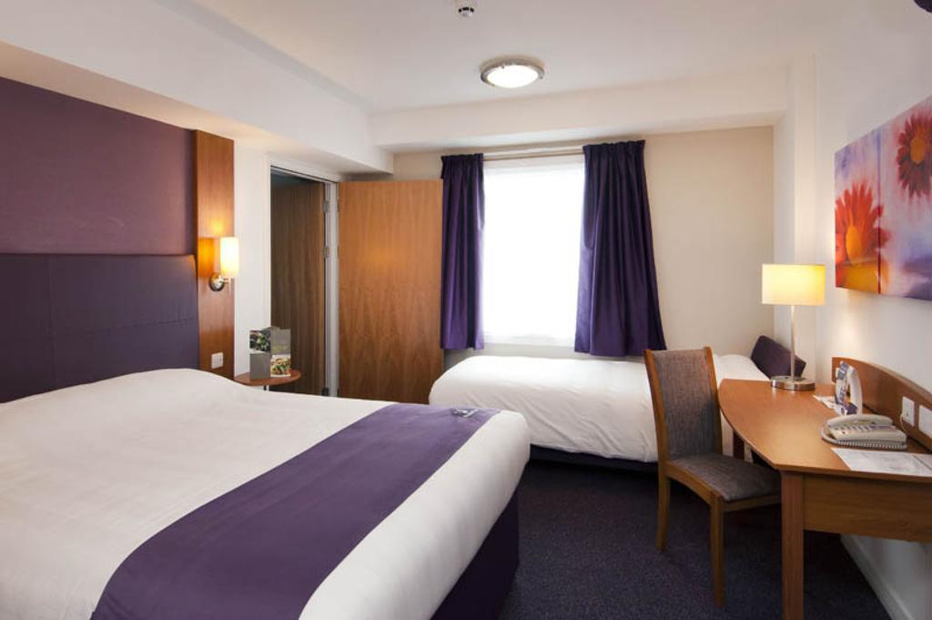 Premier Inn Stratford Upon Avon Waterways Δωμάτιο φωτογραφία